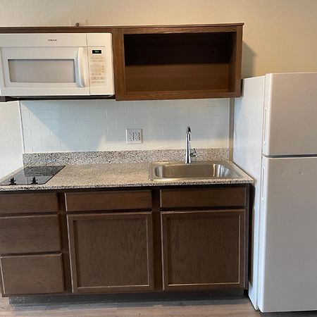 Woodspring Suites Detroit Madison Heights Eksteriør bilde