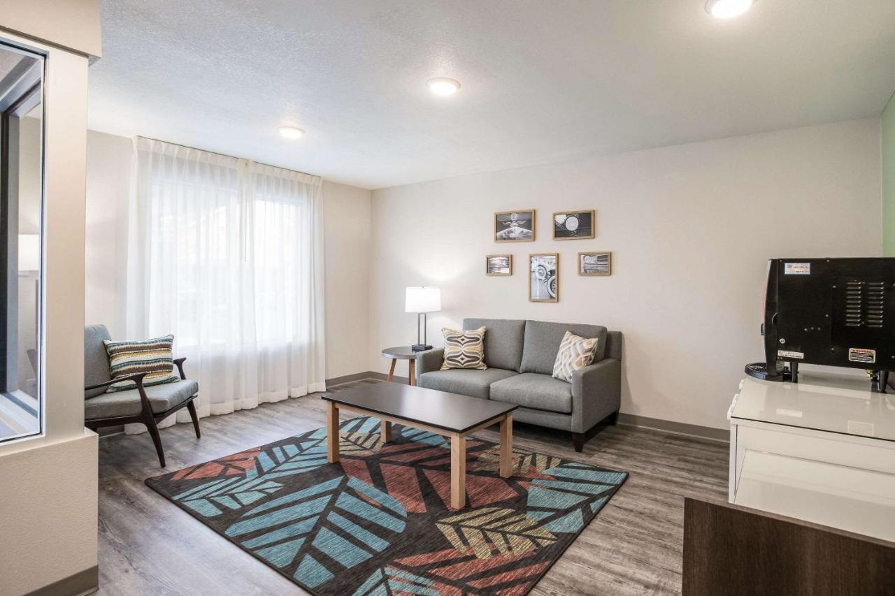 Woodspring Suites Detroit Madison Heights Eksteriør bilde