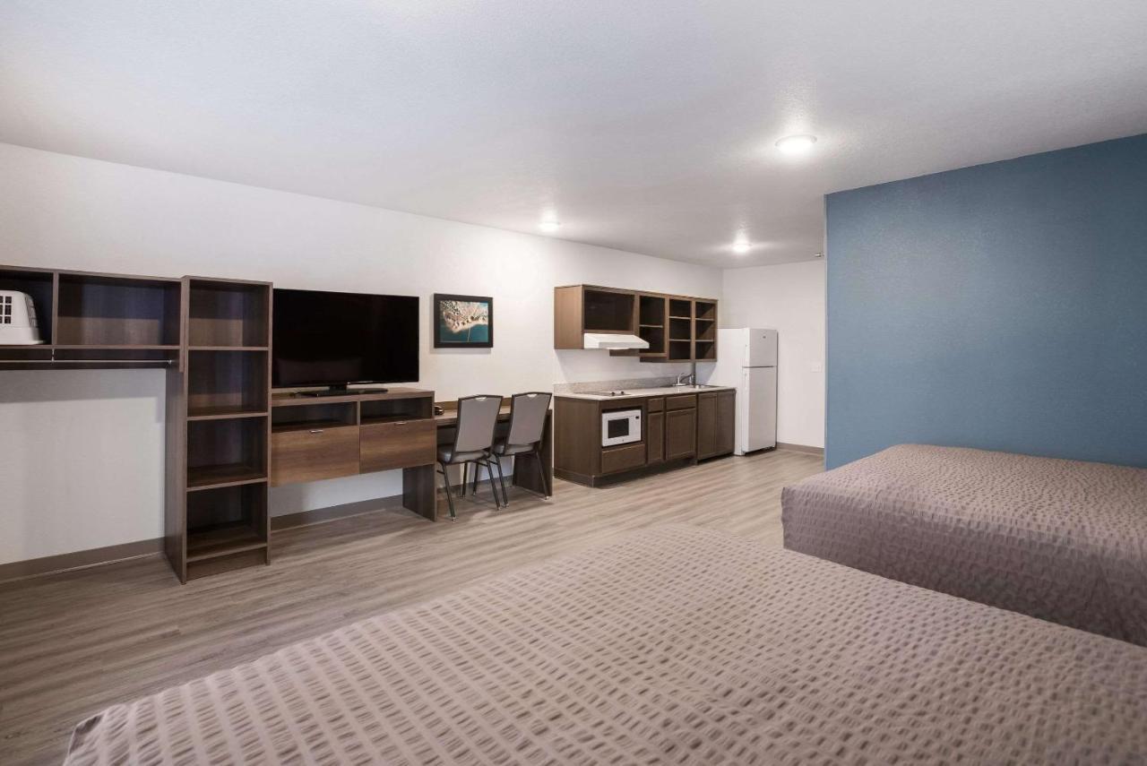Woodspring Suites Detroit Madison Heights Eksteriør bilde