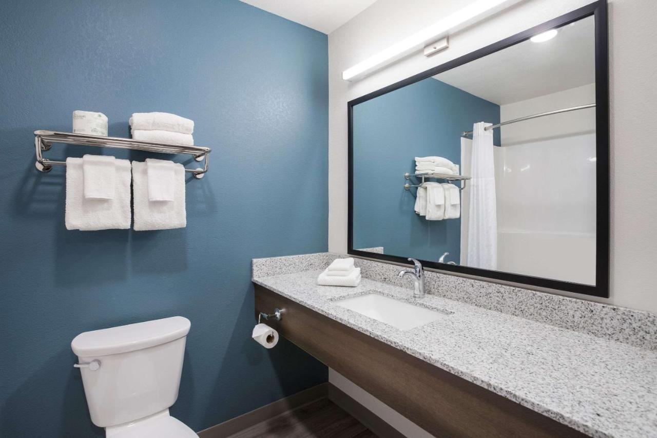Woodspring Suites Detroit Madison Heights Eksteriør bilde